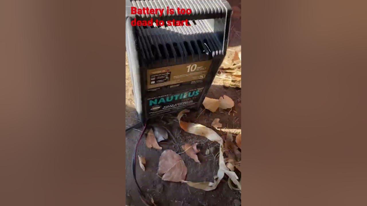 Charging the battery of a Yamaha WR250R using a generator. YouTube