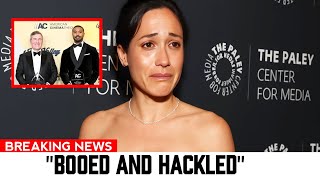 Download Lagu ENORME BOESJES! Meghan in tranen terwijl ze luid wordt uitgejouwd in de American Cinematheque MP3