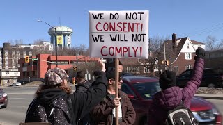 More than 100 people gather for hours downtown Sudbury to protest COVID-19 restrictions by Sudbury.com 19,466 views 3 years ago 2 minutes, 47 seconds