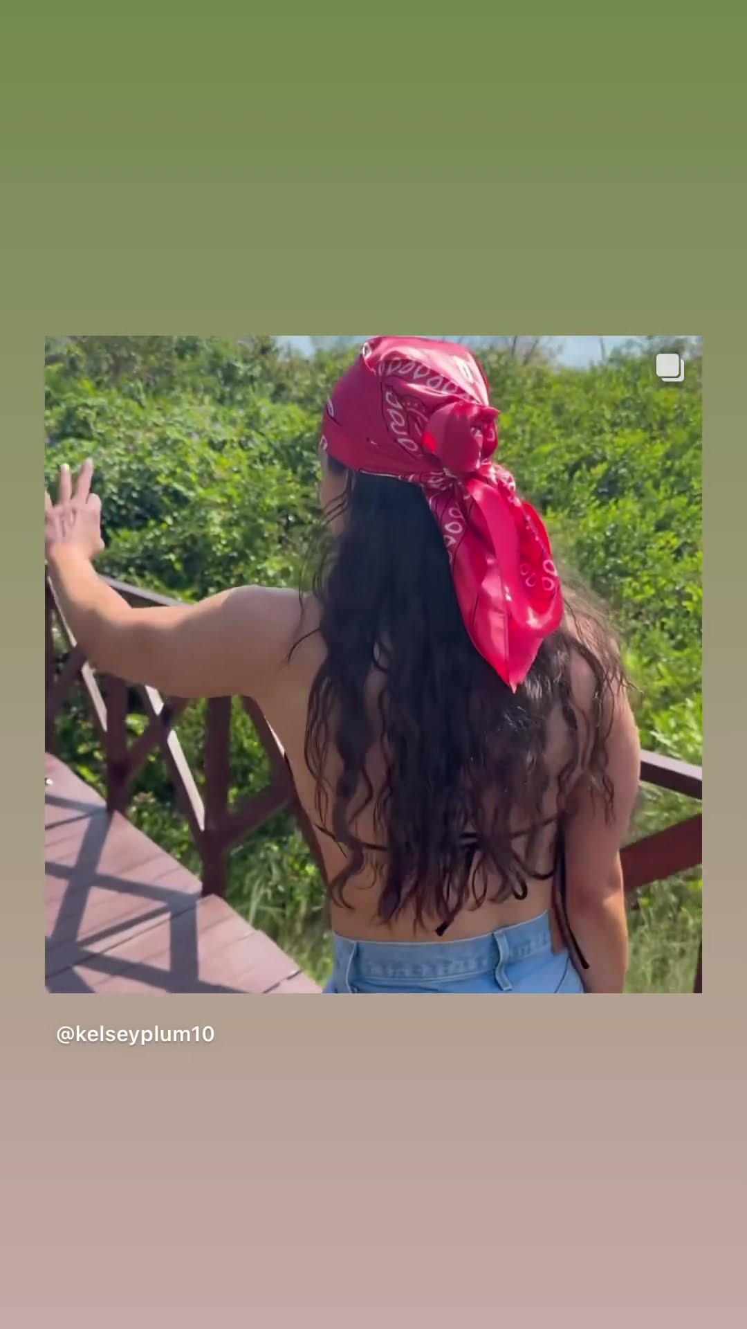 Kelsey Plum enjoying vacation ❤️‍? #hoodnews #kelseyplum #trending #viralvideo #yummy #yum #cute #i