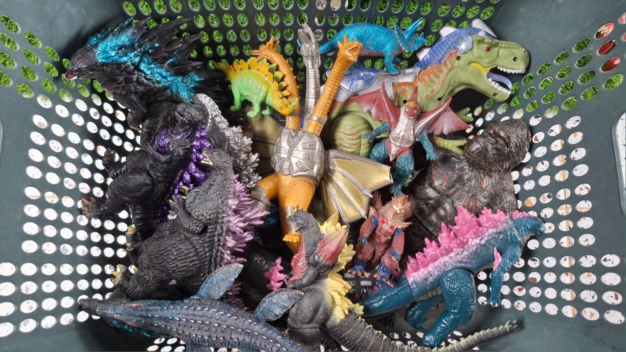 Hunting found Shin Godzilla,T Rex,indominus Rex,Burning Godzilla,earth Godzilla,Godzilla x kong,
