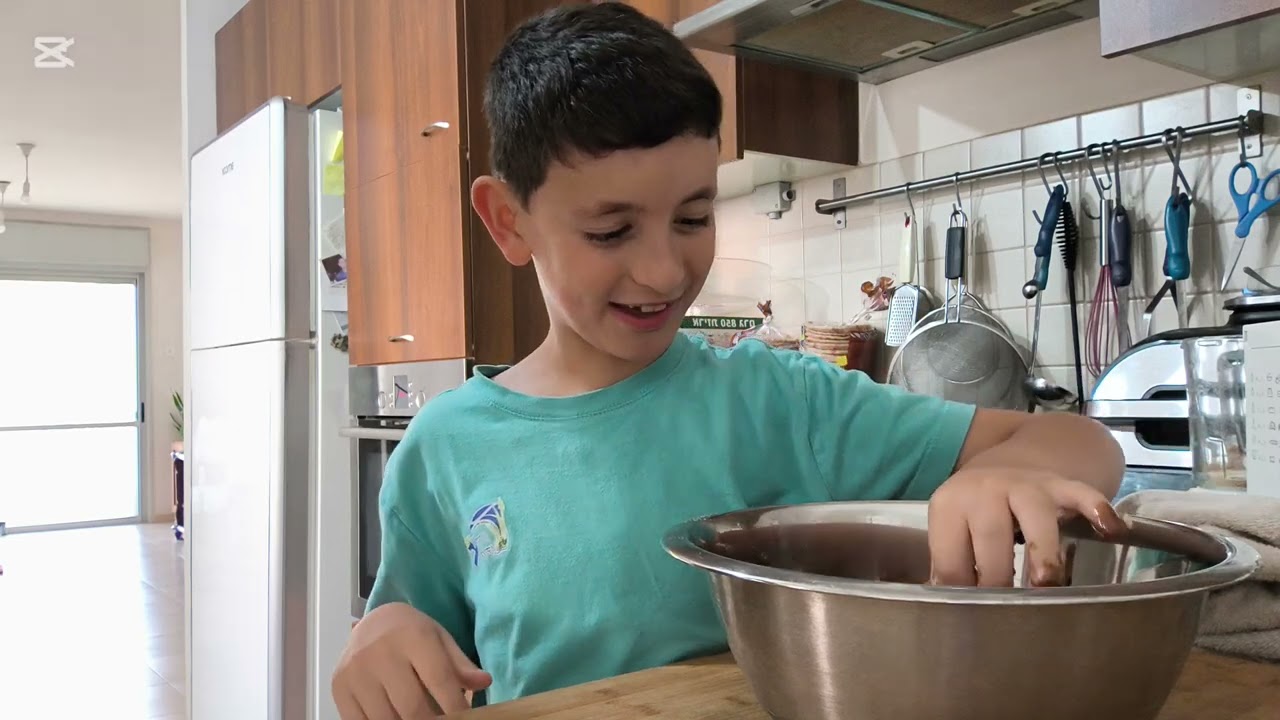 נקניקיית שוקולד וריבת חלב