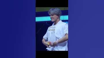 Thumbnail of jeno baby vs jeno gapura kabupaten, masih sama aja cuma beda ukuran#jeno #leejeno #nctdream #fyp