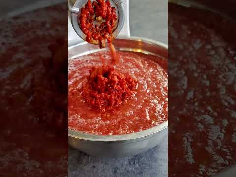 Соус из свежих помидоров с хреном и чесноком. #рецепты #вкуснопростоибюджетно #вкусно#еда#заготовки