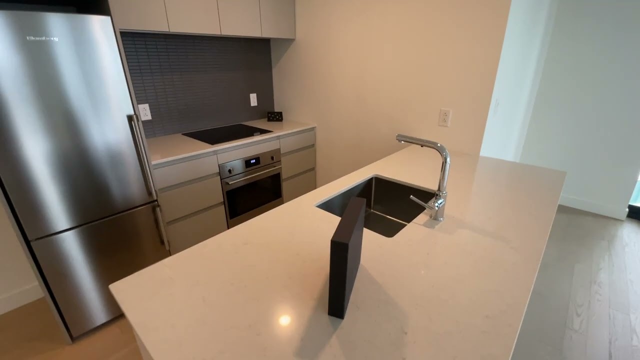 Maestria new condo 3 1/2 in downtown centre