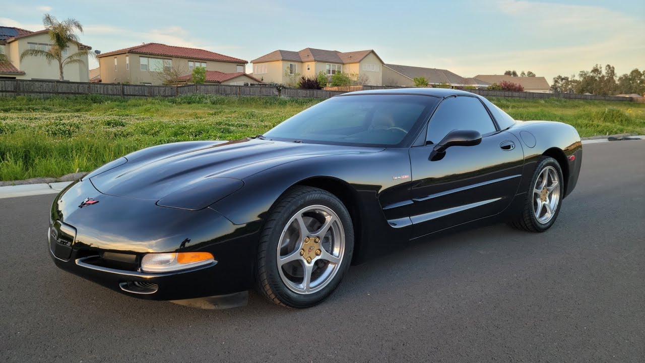 2000 Chevrolet Corvette Coupe Removable Top V8 5.7 Leter LS1 Overview