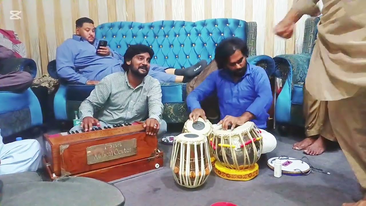 One of my favorite ghazl of ustad shafqt Ali Khan sab Rooh se parhda .vocal .Majid Rahi tabla by me 