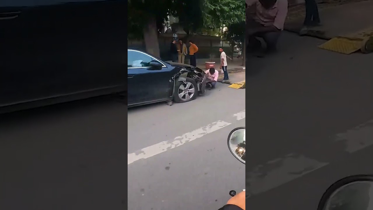 OMG 😭 Itna Bada Accident 😱 Kon Bacha