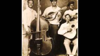 Dallas String Band -- Chasing Rainbows chords