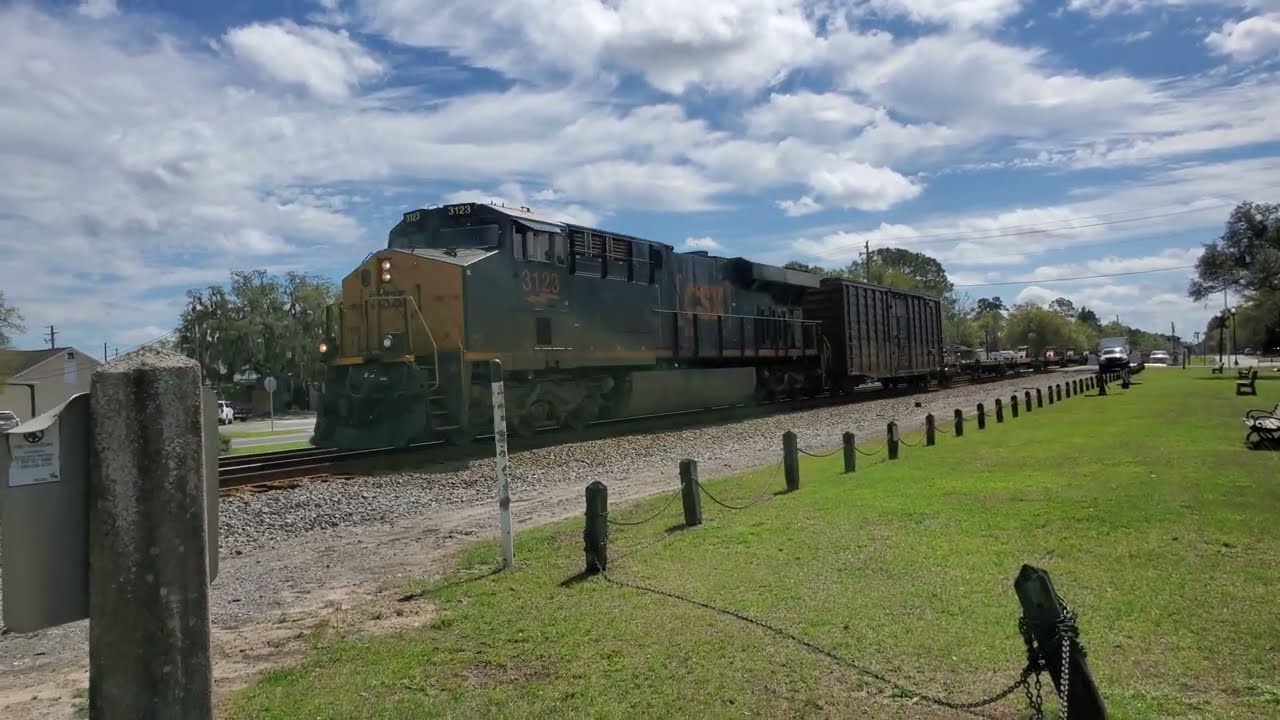 Q032-14 Screams Through Downtown Folkston 3/14/22
