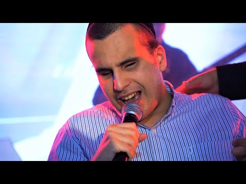 בחור עיוור מודה לבורא עולם 😥 יניב בן משיח • רק אלוקים מאיר לי \\ צבעים הפקות