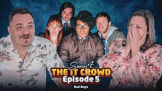 Moss and Roy Walk Into a BOMB SCARE! 💣 Americans React to The IT Crowd S4E5