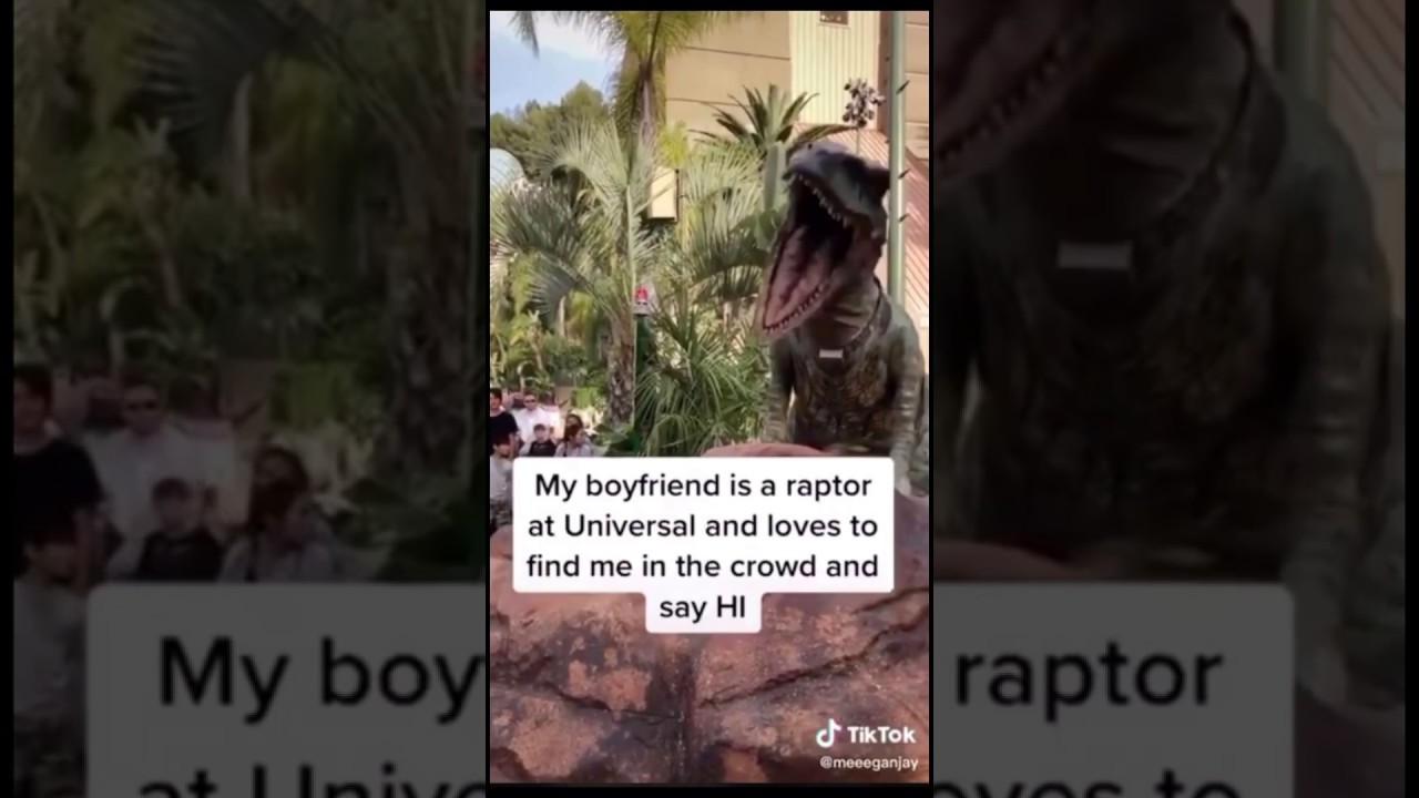 Jurassic Park Raptor at Universal Studios always finds his girlfriend to say Hi!!! TikTok