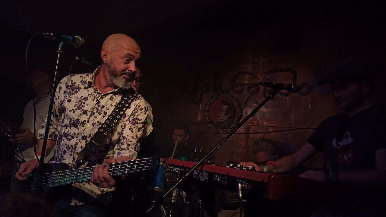 2ВА САМОЛЁТА - Подруга подкинула проблем - YouTube