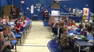 School learns sign language to support deaf kindergarten student