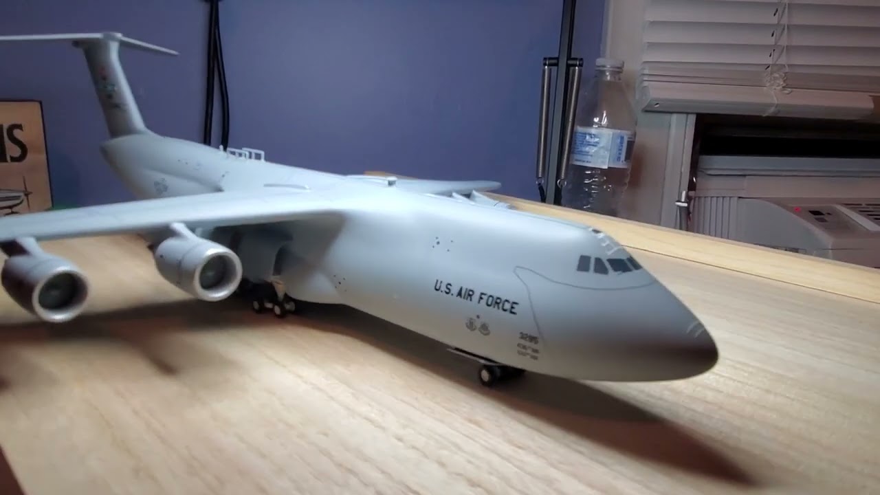1 200 scale by Herpa super C5 Galaxy - YouTube