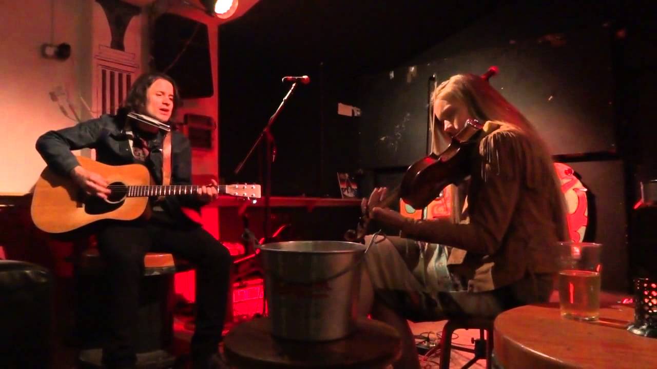 Dustin Bentall & Kendel Carson Crash Hard, The Bell Inn, Bath 22/05