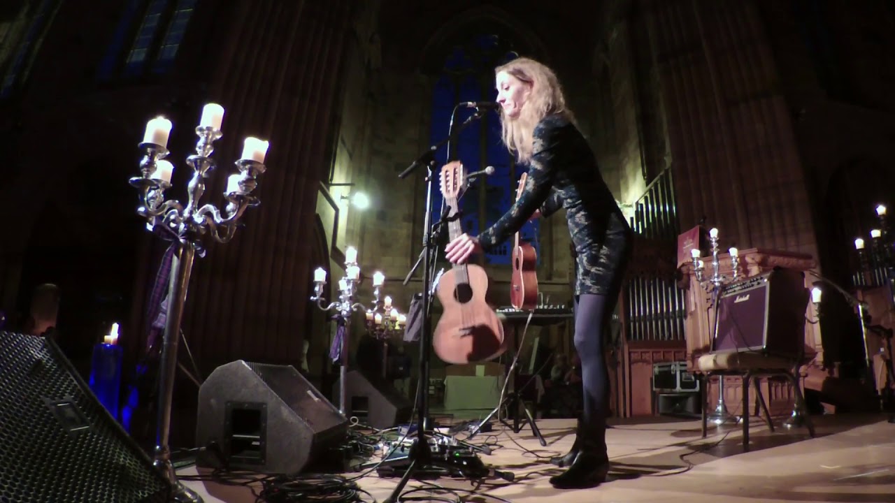 Astraluna at the Ukulele Festival of Scotland 2019 - YouTube