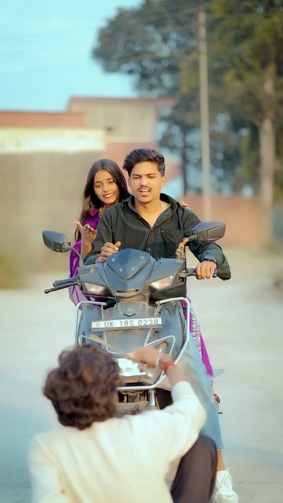 Esi Apni dosti hai Esa dostana