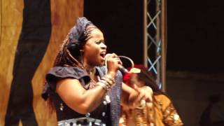 Malian singer Mama Diakité live at Spot On Mali Music