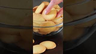 Homemade Nilla Wafers: Better than the Box!
Stop buying Nilla Wafers! 🚫 These homemade vanilla wafers are melt in your mouth delicious and way better than store-bought. Perfect for my Banana Pudding, or just for soaking in coffee or milk!
Perfect for my famous Banana Pudding, or just for soaking in coffee or milk!
► Full Tutorial here: https://www.youtube.com/watch?v=qZ5wEyGjnf8&t=129s
📙 Printable Recipe: https://www.how-tasty.com/nilla-wafers/
► Banana Pudding Recipe here: https://www.youtube.com/watch?v=rgyHKCjwkh4
🌏 Subscribe for more easy recipes!
#nillawafers #vanillawafers #bakingtips #homemadecookies #bananapudding Homemade Nilla Wafers: Better than the Box!