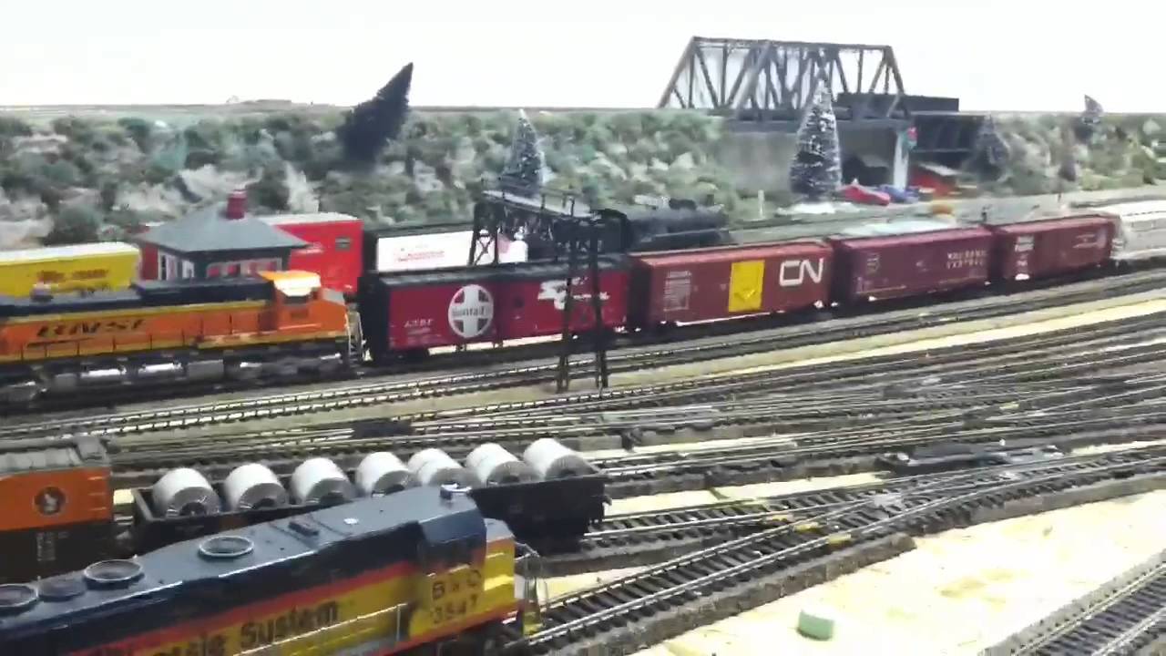 Nice HO Model Train Action - YouTube