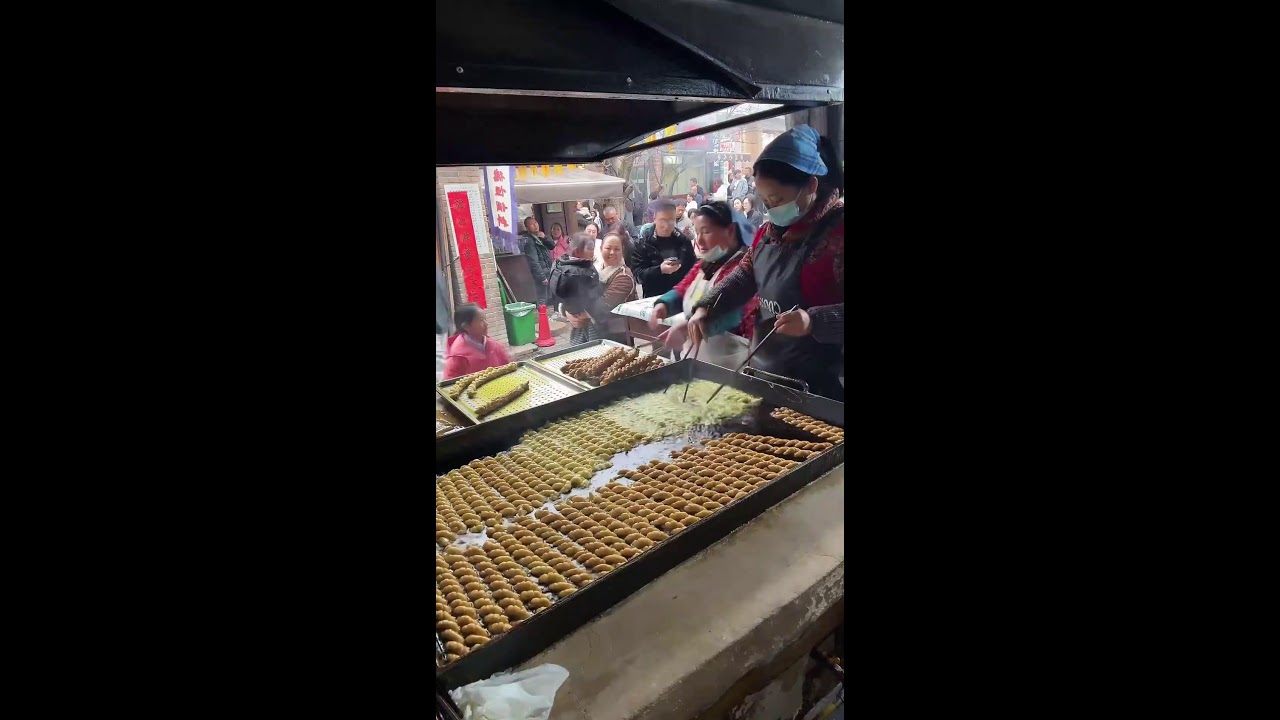 Magical Chinese street food 神奇的中国街头美食  不思議な中国の街グルメ