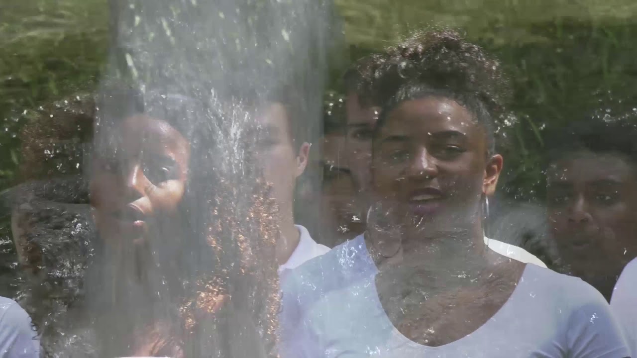 ÁGUAS DE MARÇO (Les eaux de Mars) par le Crystolian Choir