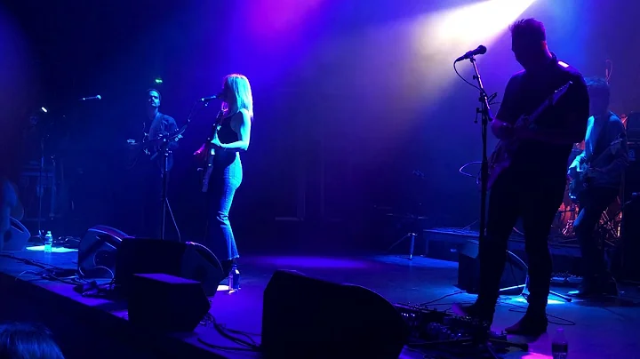 Liz Phair ~ Mesmerizing @ New Haven Live 2019