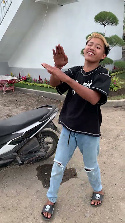 RAMA NAIKIN LAYANGAN SAMBIL PARGOY