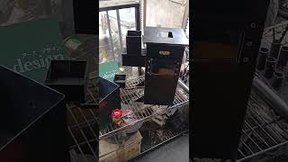 廃油ストーブ ウォームファクトリーKOMADO 販売中 - YouTube