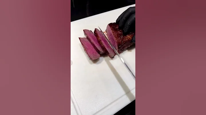 Australian Wagyu 🇦🇺🥩   the beauty of well marbled wagyu, so easy to slice! So so soft