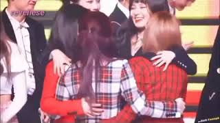 Peluk Cium Mwah Mwah Mwah (Hug and Kiss Red Velvet)