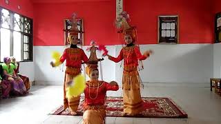 Download lagu Tari 3 Etnis Sulawesi Selatan by Sanggar Seni Sipinawa