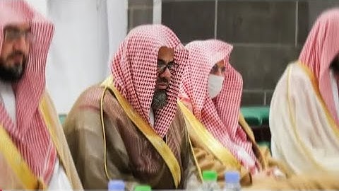 يختم الشيخ سعود الشريم بآيات الوداع وكأنه يعرف انها آخر صلاة له في المسجد الحرم {وما صبرك إلا بالله}