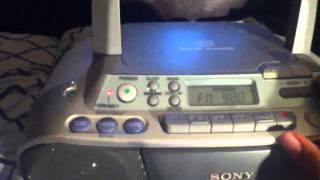 Sony CFD-S01 CD Radio Cassette Recorder (Part 1)