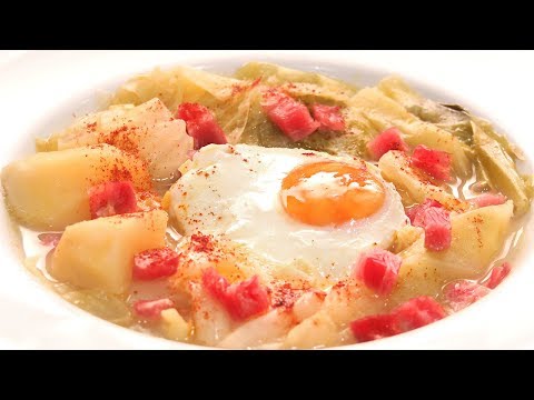 Video: Receta De Sopa De Repollo Con Acedera, Ortiga Y Huevo
