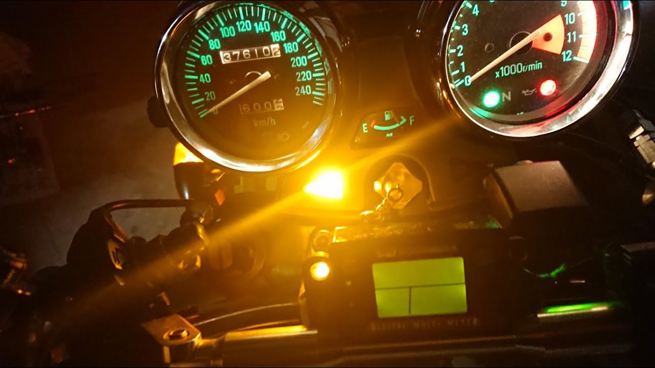 【モトブログ】ZEPHYR1100 メーター球をLED交換して一週間 【先生助けてください謎の発光体】