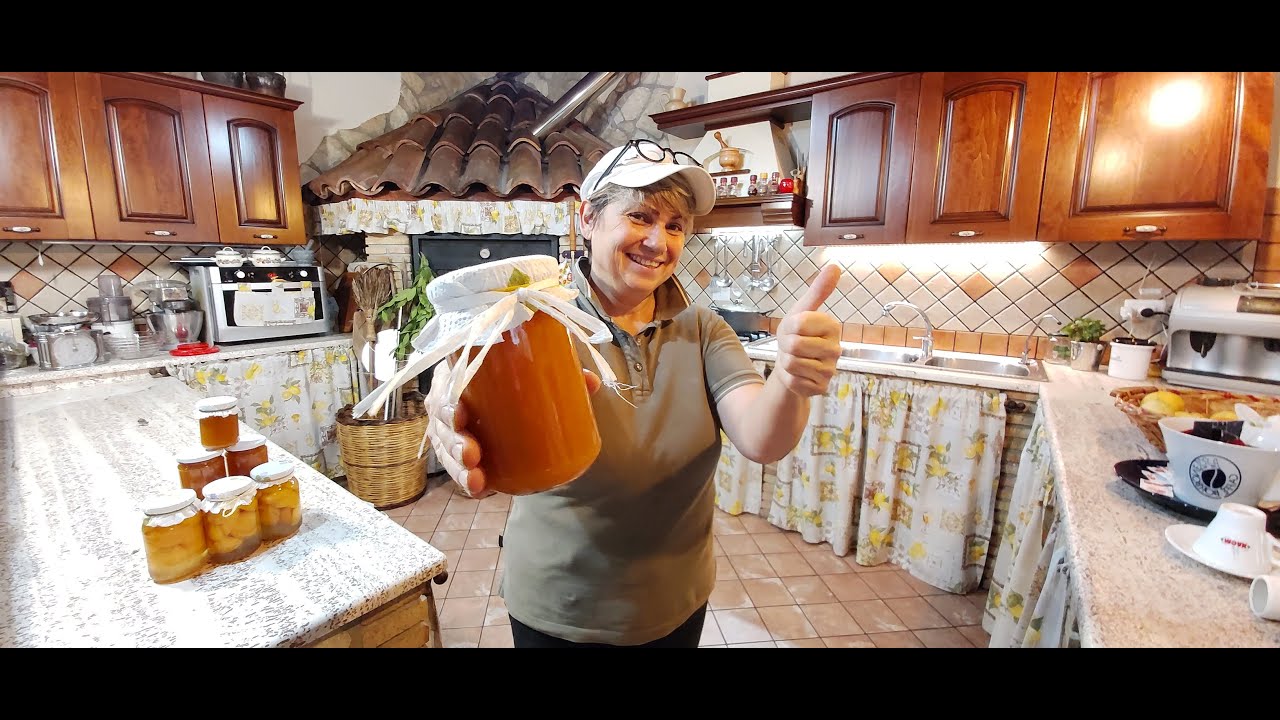 Marmellata di albicocche (piricocole, o varcoche in dialetto siciliano)  semplice e molto buona🍑🍑🍑🍑🍑