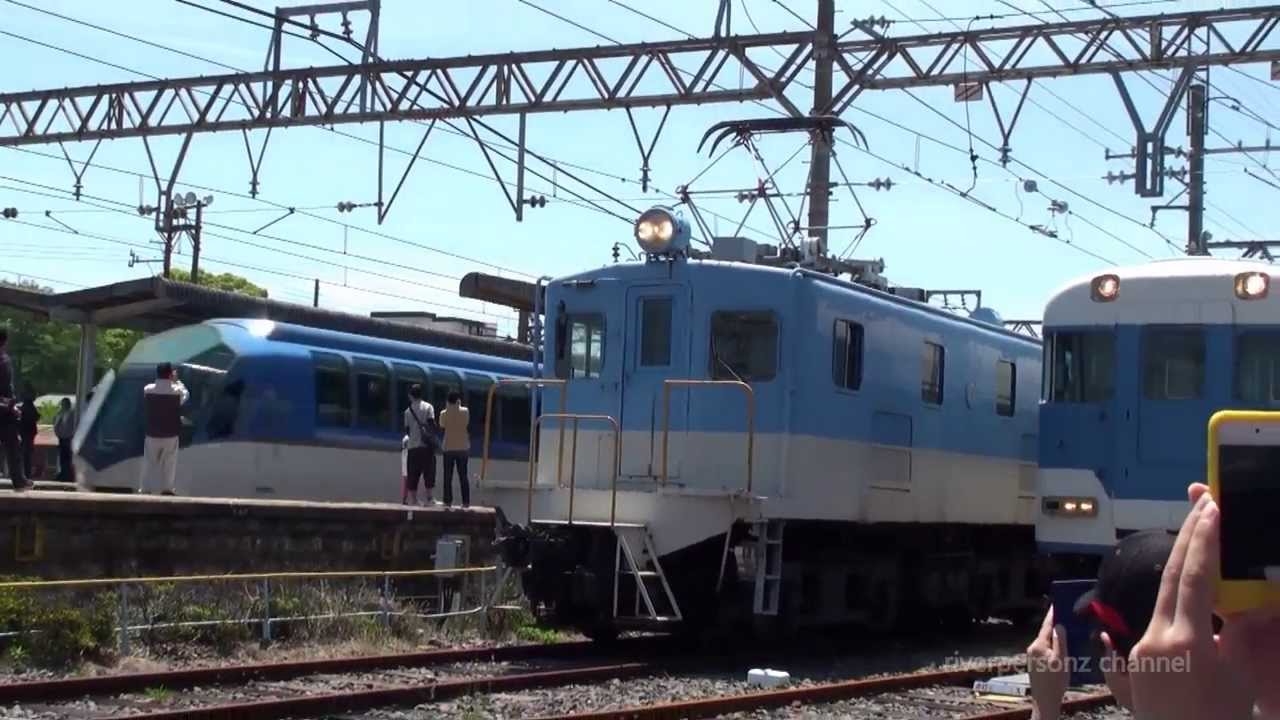 きんてつ鉄道まつり】しまかぜ・デ32・あおぞらⅡ一瞬の3ショット