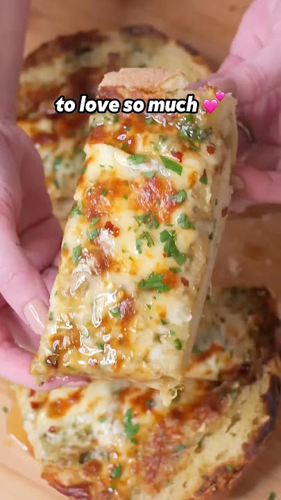 Garlic bread from @daenskitchen