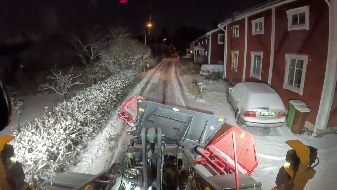 Volvo l60h Plowing snow with Siljum Xline 5000 multi U-plow PART 6