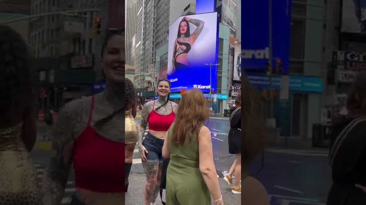 I’m on a billboard in Times Square! 😱 #timessquare #explorepage #shorts