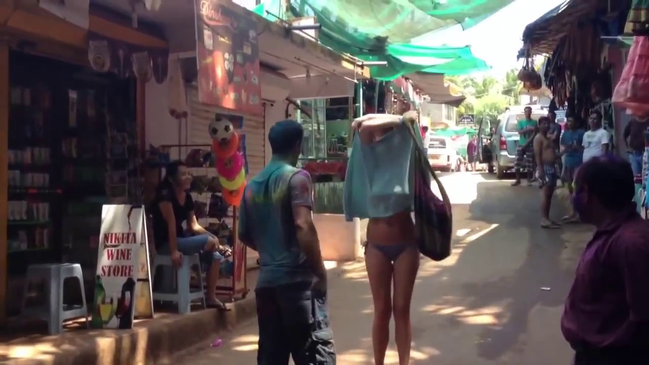 foreigners in goa holi