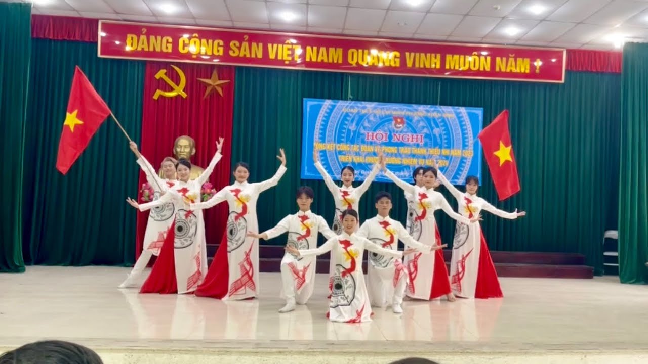 MÚA “MỘT VÒNG VIỆT NAM” - TIẾT MỤC MÚA ĐẶC SẮC CỤM CÁO ĐỈNH