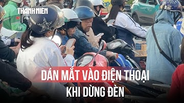 Dừng xe không dừng mắt: Lệ thuộc điện thoại và nguy cơ tai nạn giao thông