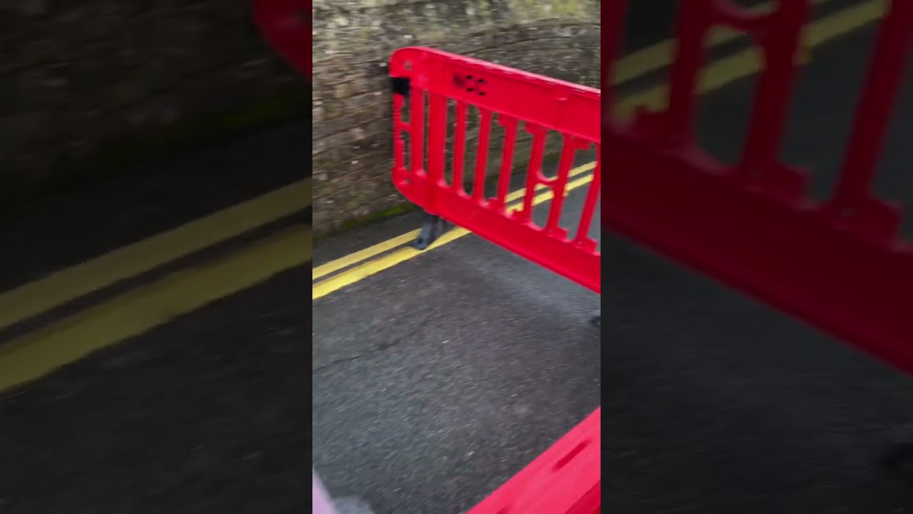 Potter Heigham bridge is collapsing 😮😮