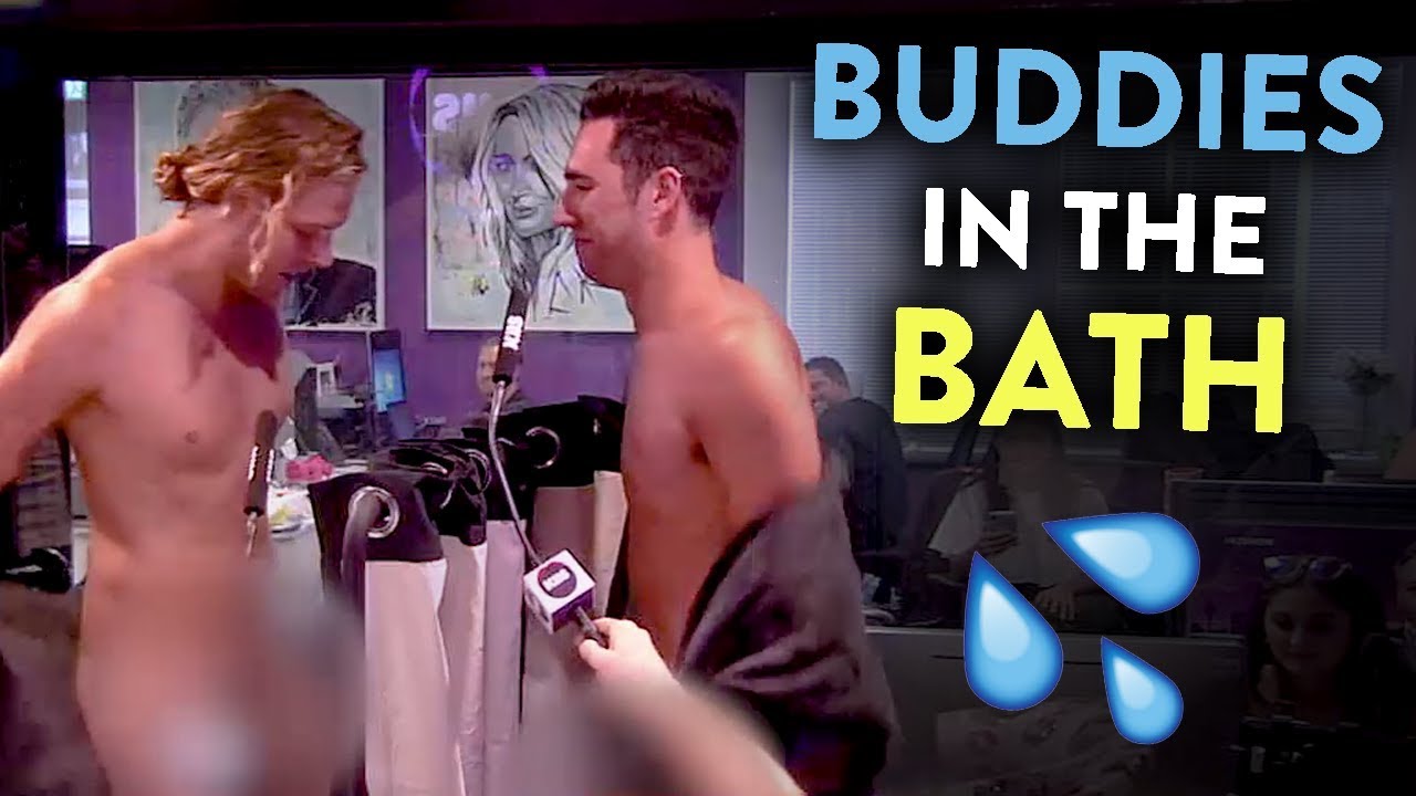 2 Guys, 1 Bath: Best Friends See Each Other Naked For The First Time! 