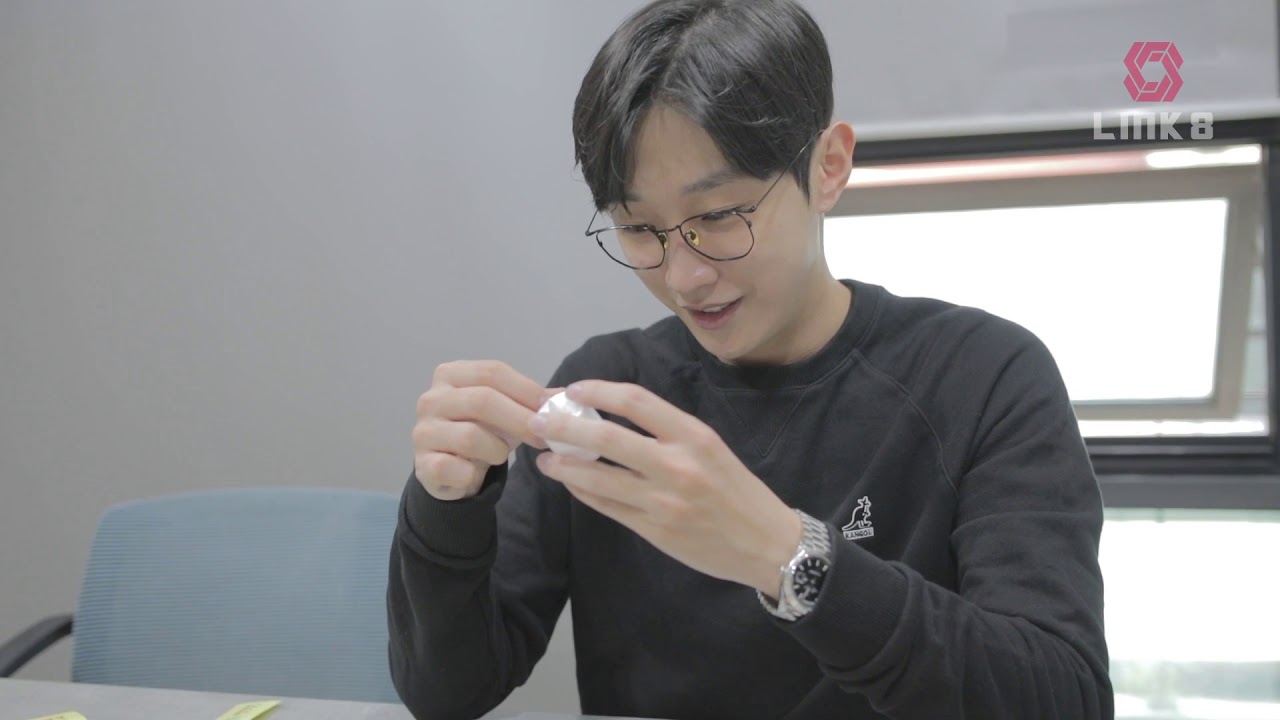 진영의 진영데이 준비 / Jinyoung preparing for Jinyoung day