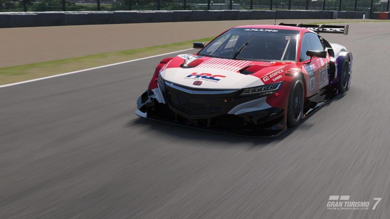 グランツーリスモ 7より鈴鹿サーキットを走るころさん(戌神ころねさん
